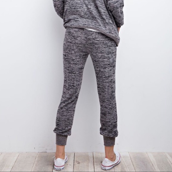 CLEARANCE-FIRM‼️2Toned Brushed Hacci Joggers - Picture 4 of 4